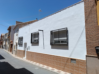 Dirección, horario, teléfono y opiniones de Pinturas y Decoración Madan en Granada