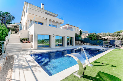 Dirección, horario, teléfono y opiniones de Pinturas y Reformas Malaga | Multiservicios en Málaga