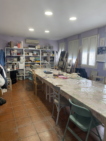 Dirección, horario, teléfono y opiniones de La Caja de Pinturas en Zaragoza